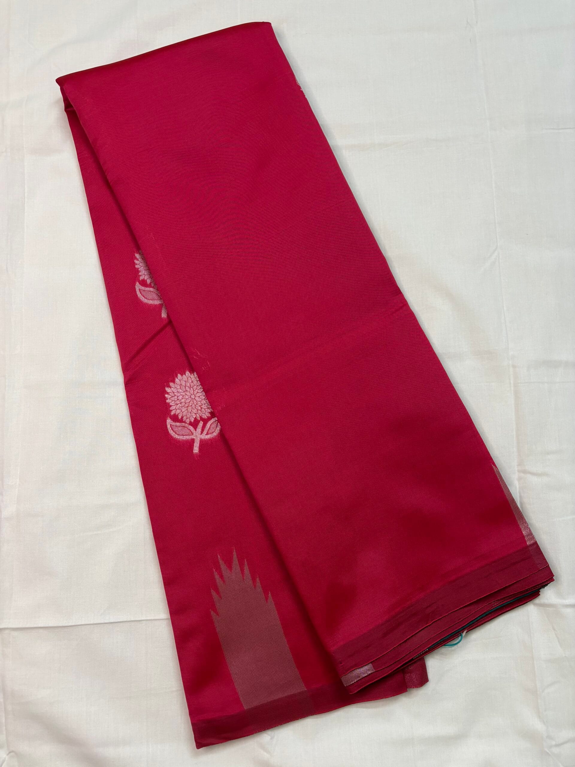 Tomato red borderless silk saree