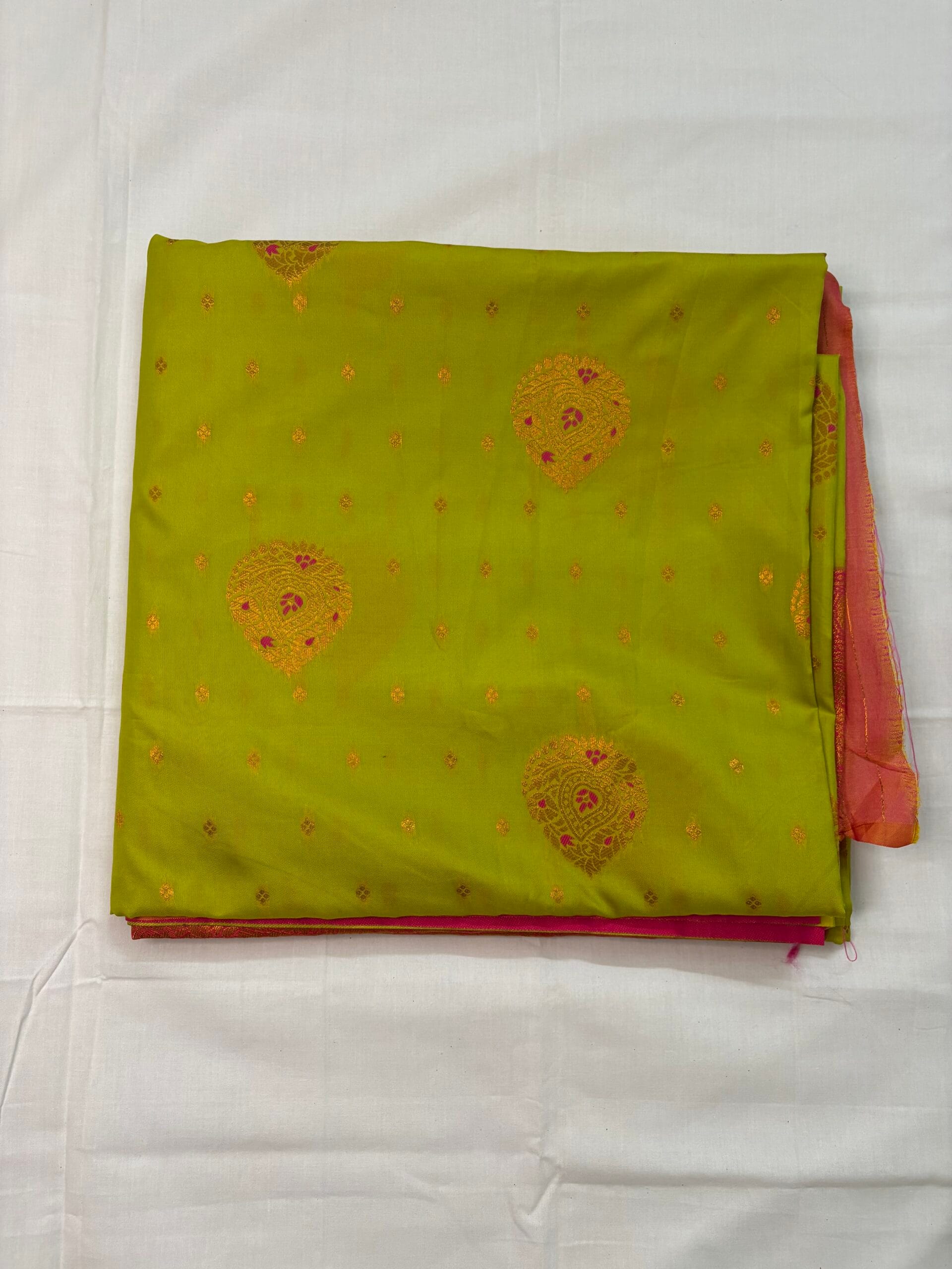 Parrot green kanchipuram soft silk saree - Image 2
