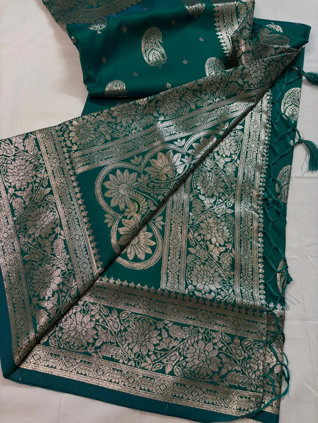 Green Banarasi silk saree - Image 3